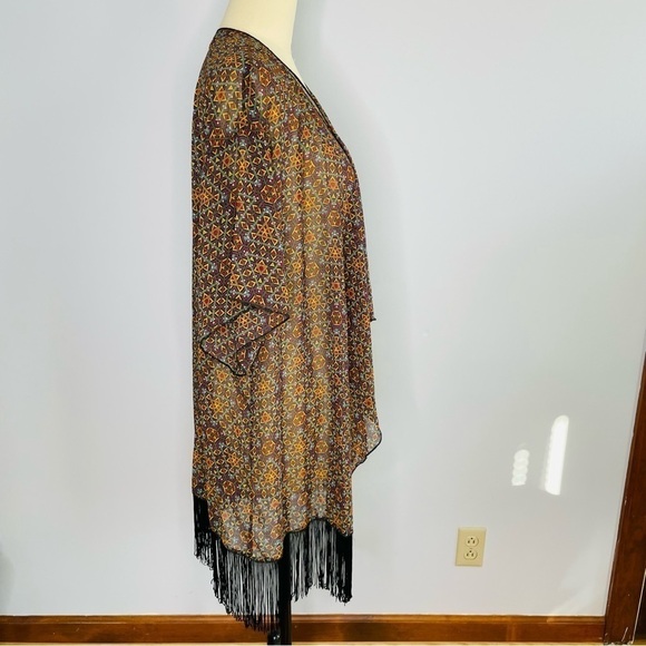 LuLaRoe Monroe Kimono Fringe Layering Jacket Top- Size L (Fits sizes 14-24)- NWT - Picture 4 of 9